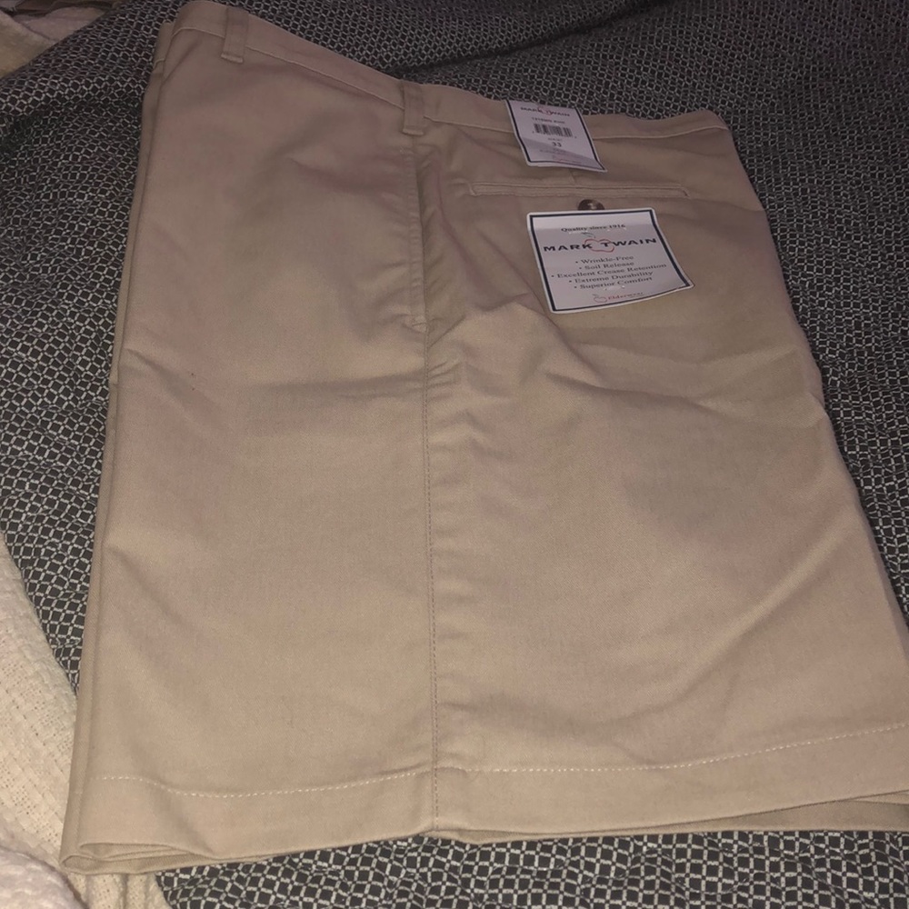 COPY - NWT Khaki shorts